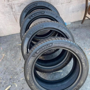 tire 235 45 18” Michelin